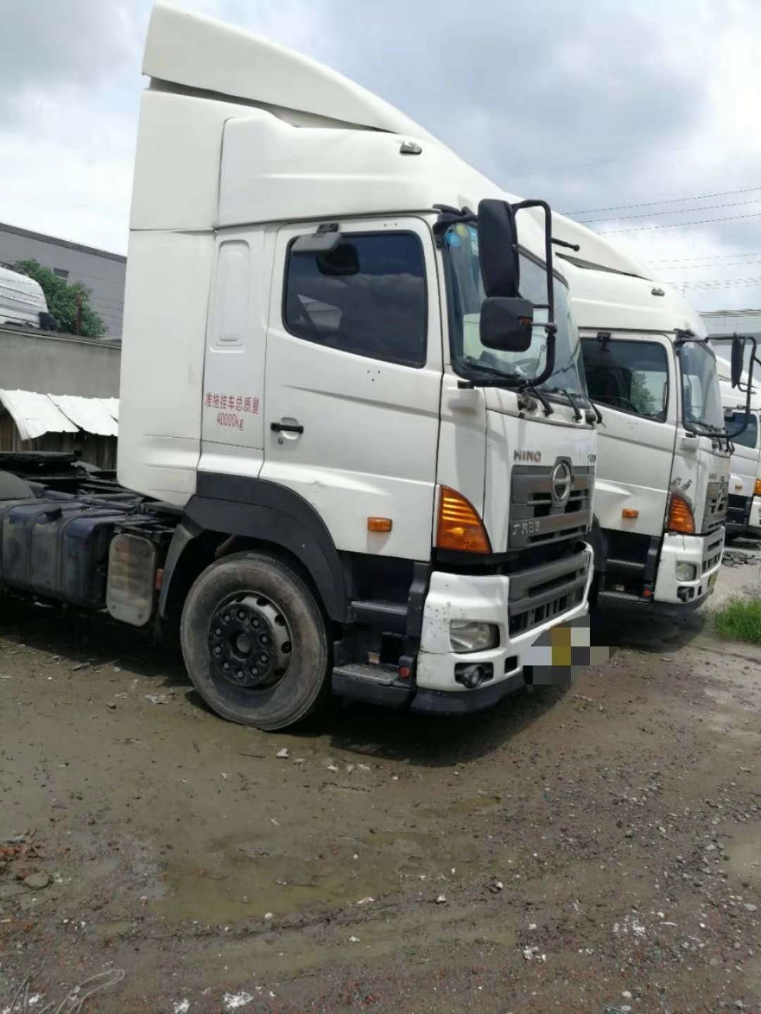 2011 Hino 700 tractors for sale !!!