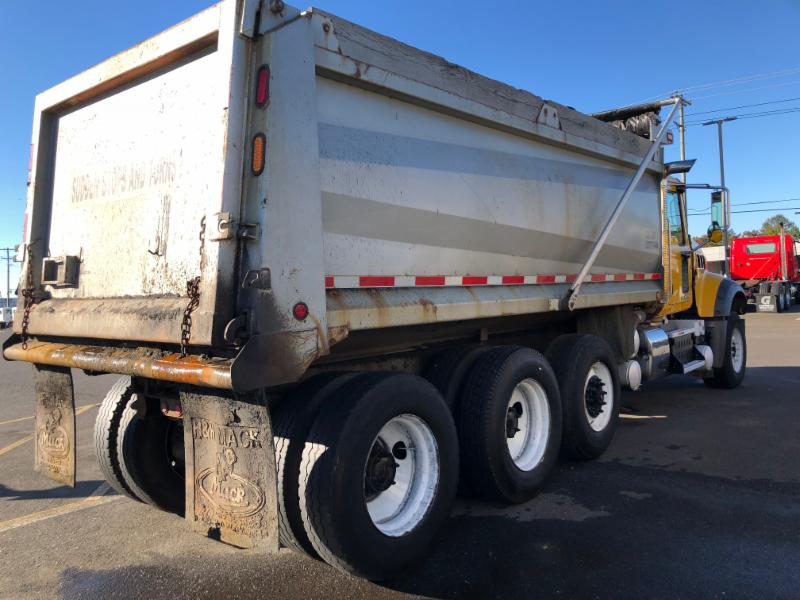 GU713 Tri Axle Heavy Spec Dump Trucks