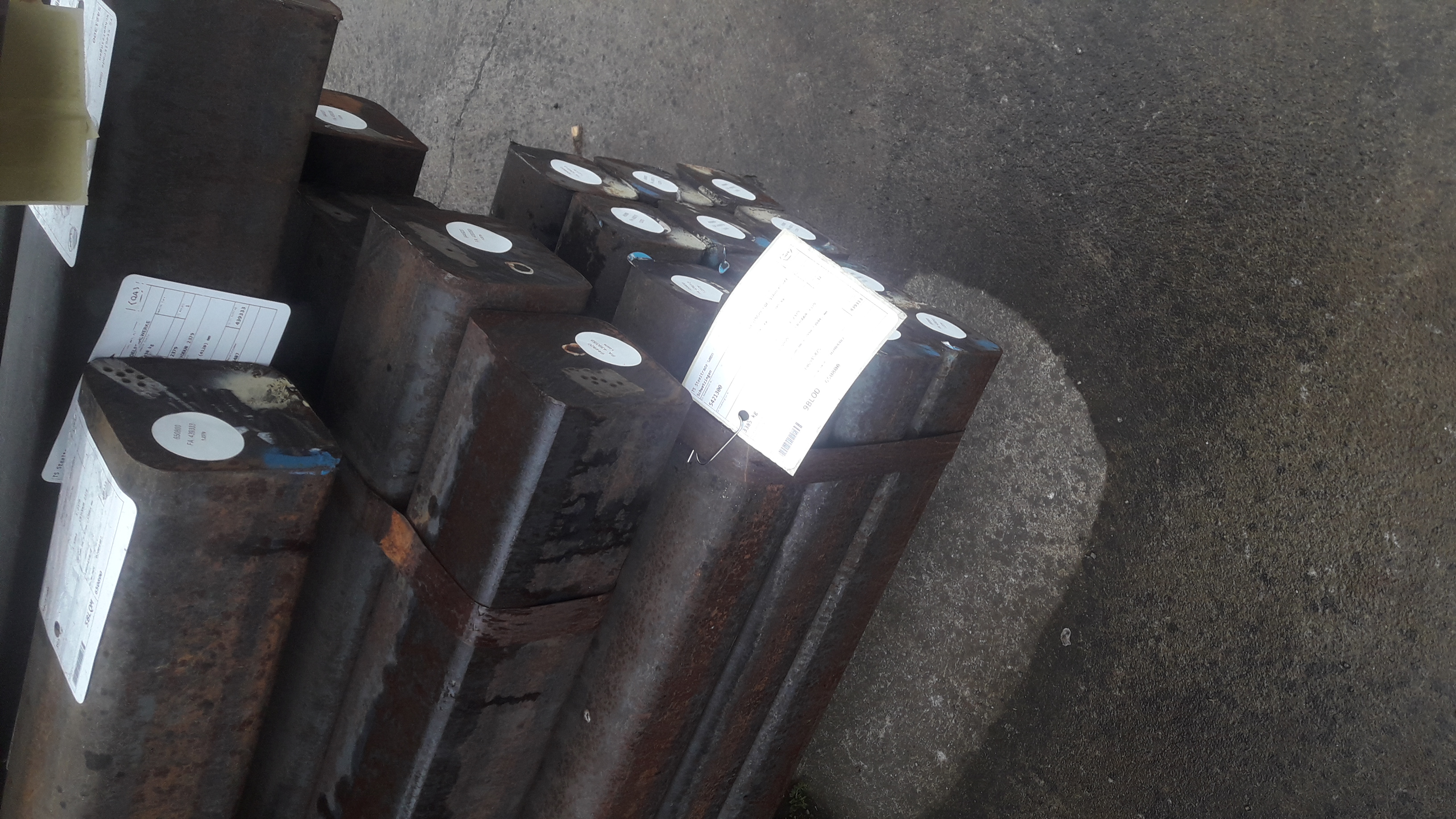 Offer Stainless// Tooling and Carbon steel