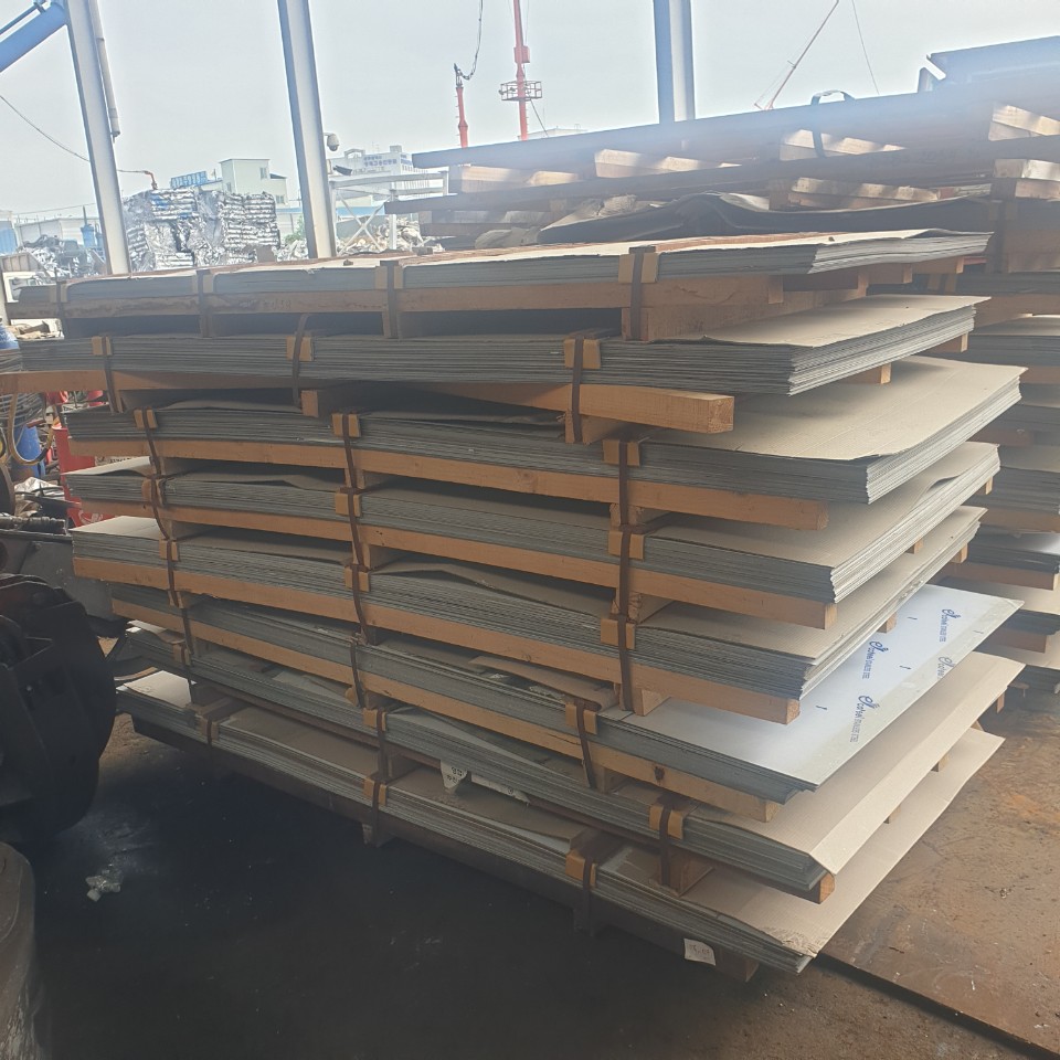 CLAD STEEL PLATES(2,000MT)