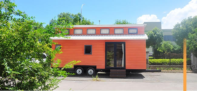 TINY HOUSE