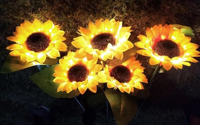 Garden decorative lighting flowers with solar panel
