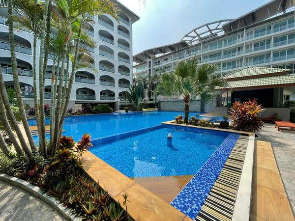 Tudor Court - Pratumnak