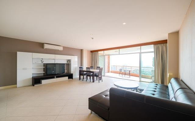 Sea view apartment with huge living area