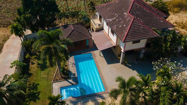Superb Value, 4 Bed Pool Villa, 824 sqm land (1/2 Rai)