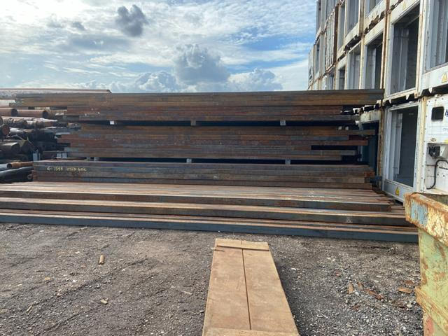 Can offer 400 MT steel billets. declassified . 11 mtrs long.