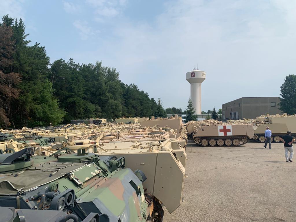Special Offer - 200 x Armored Personnel Carrier M113A3 APC
