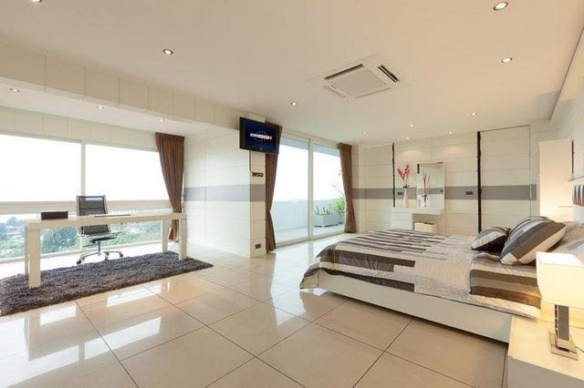 Thailand....  Pattayas Largest Penthouse? 