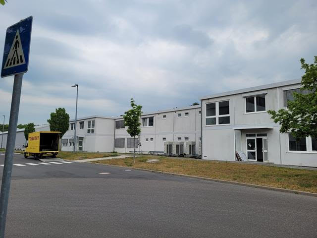 OFFER FOR A FORMER OFFICE BUILDING:3000 M2