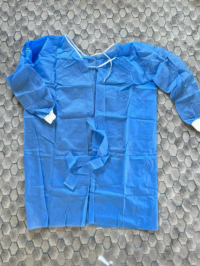 Disposable Level 1 Isolation Gown with Elastic Cuff. 150000pcs. EXW Los Angeles