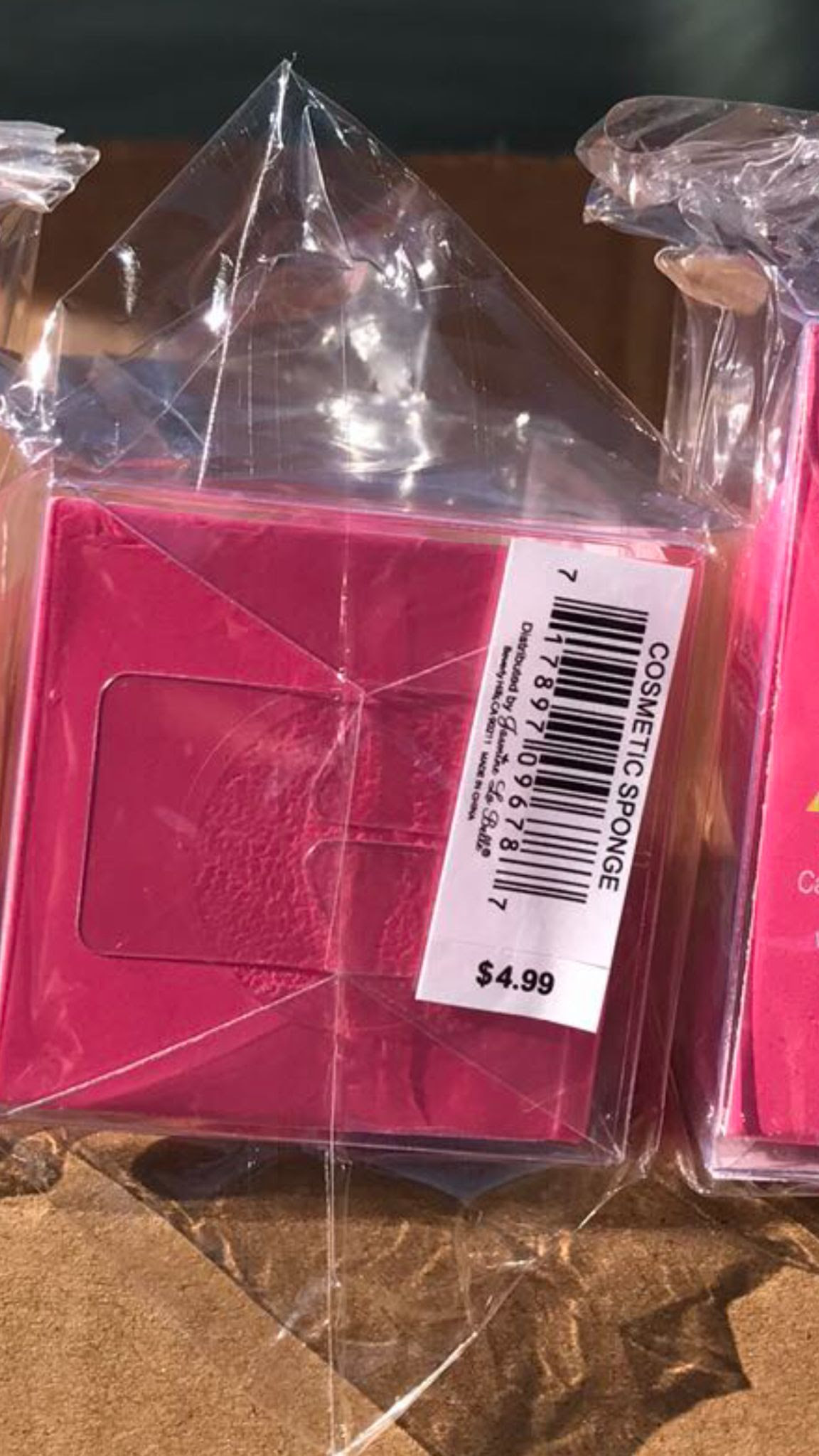 Makeup Blending Sponge. 43,000 units. 
