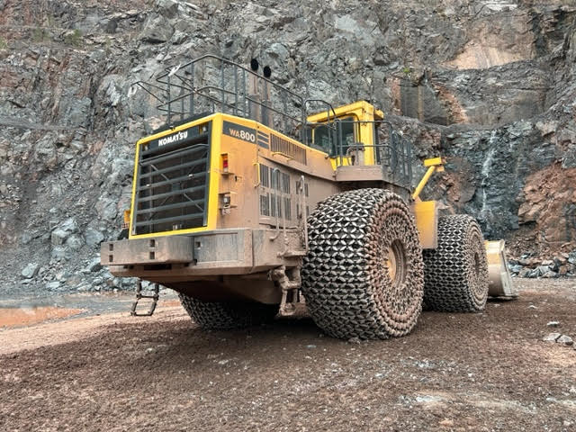 KOMATSU WA800-3