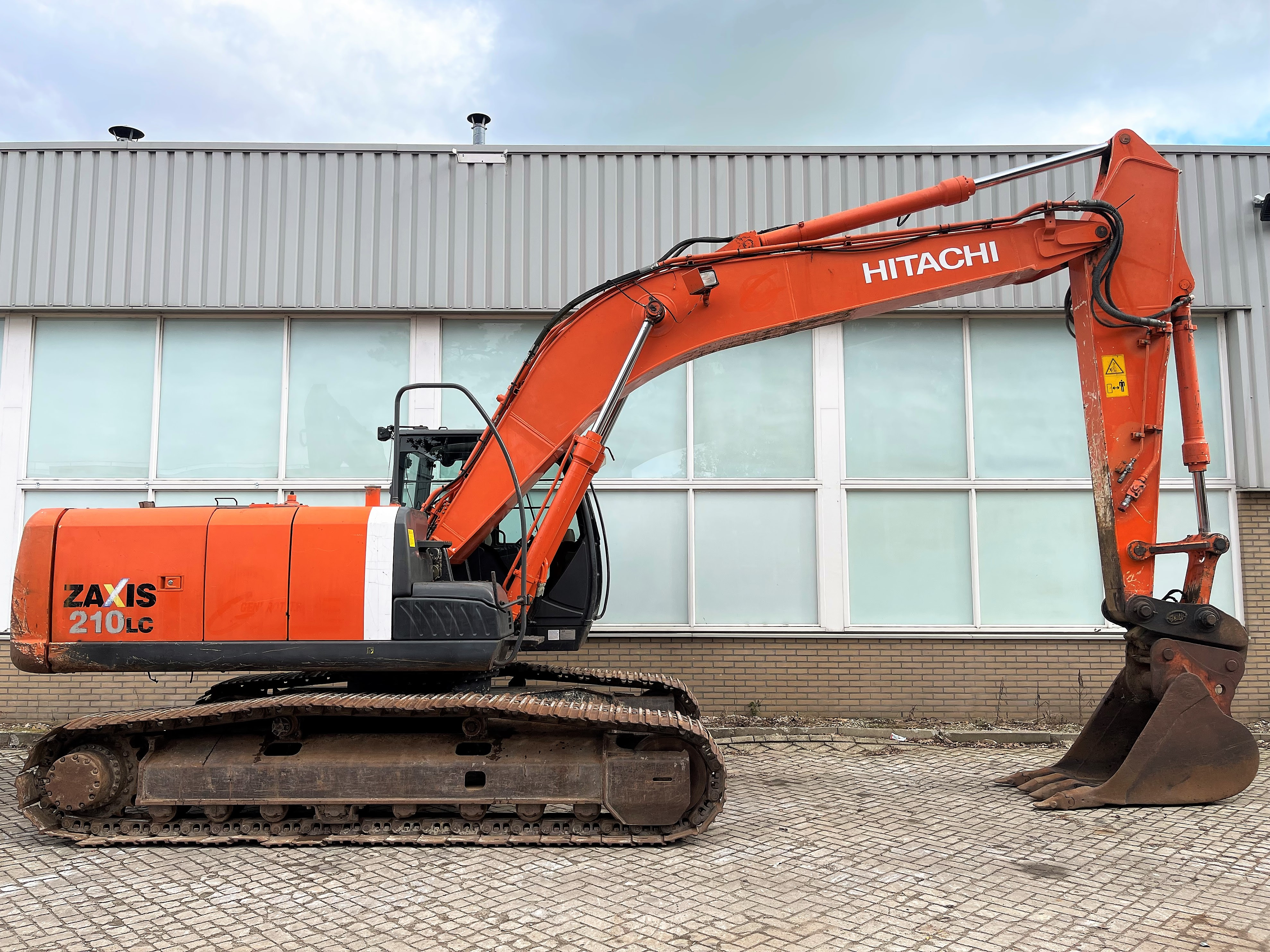 Hitachi ZX210LC-3 *YEAR 2012 * *CE/EPA* PIPED FOR HAMMER