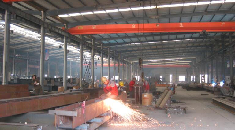 Prefabricated house staff camp, Flat Pack container house and PEB Steel structure and light steel villa