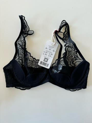 Scandale (France) Quantity-10.381 pc Total RRP - 572.539 EURO ( 55 euro average per Item) A grade Price take all - 3,95 e/pc EXW Vilnius No restrictions Stock list  MADE IN - Bangladesh and China Collection year - 2022 & 2024 inner wear stock 