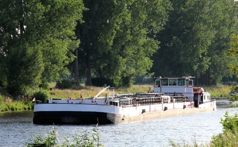 Motor Tanker 1232 ton