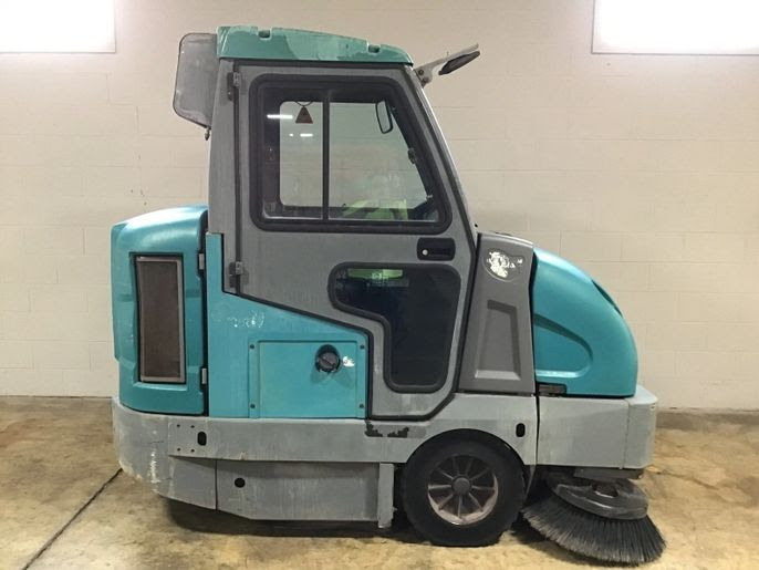2016 Diesel Tennant S30 Sweeper