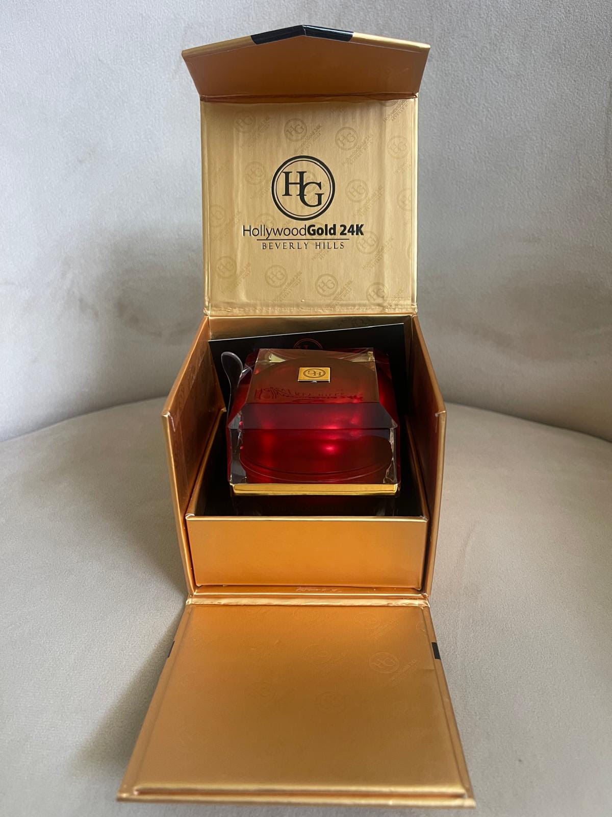 Hollywood Gold 24K Luxury Skincare Facial Treatment Products.  3000 Units. EXW Los Angeles $55.00 Unit. Retail $209.00 ~$399.00