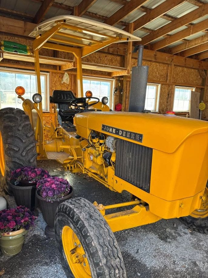 John Deere 301 2wd Tractor