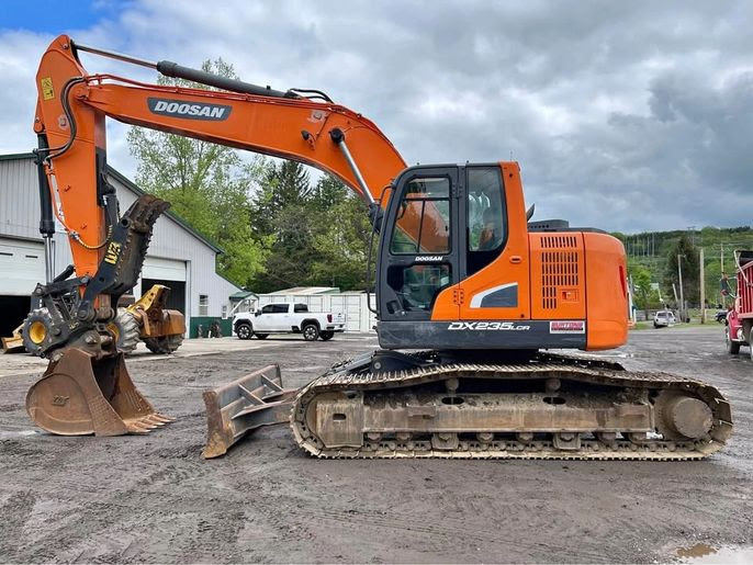 2018 Doosan DX235LCR Excavator