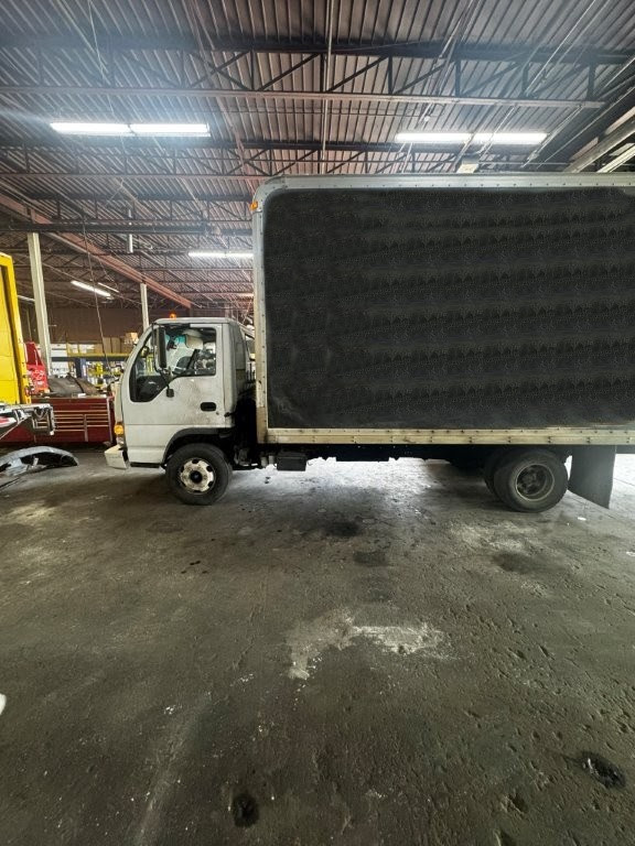 2006 GMC W3500 4HK1-TC Box Truck
