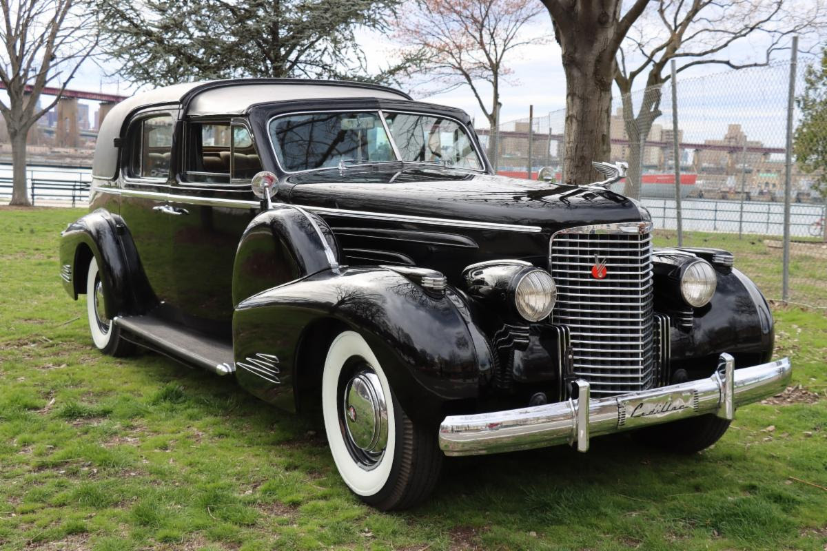 1938 CADILLAC V16 TOWN CAR (Series 3890)