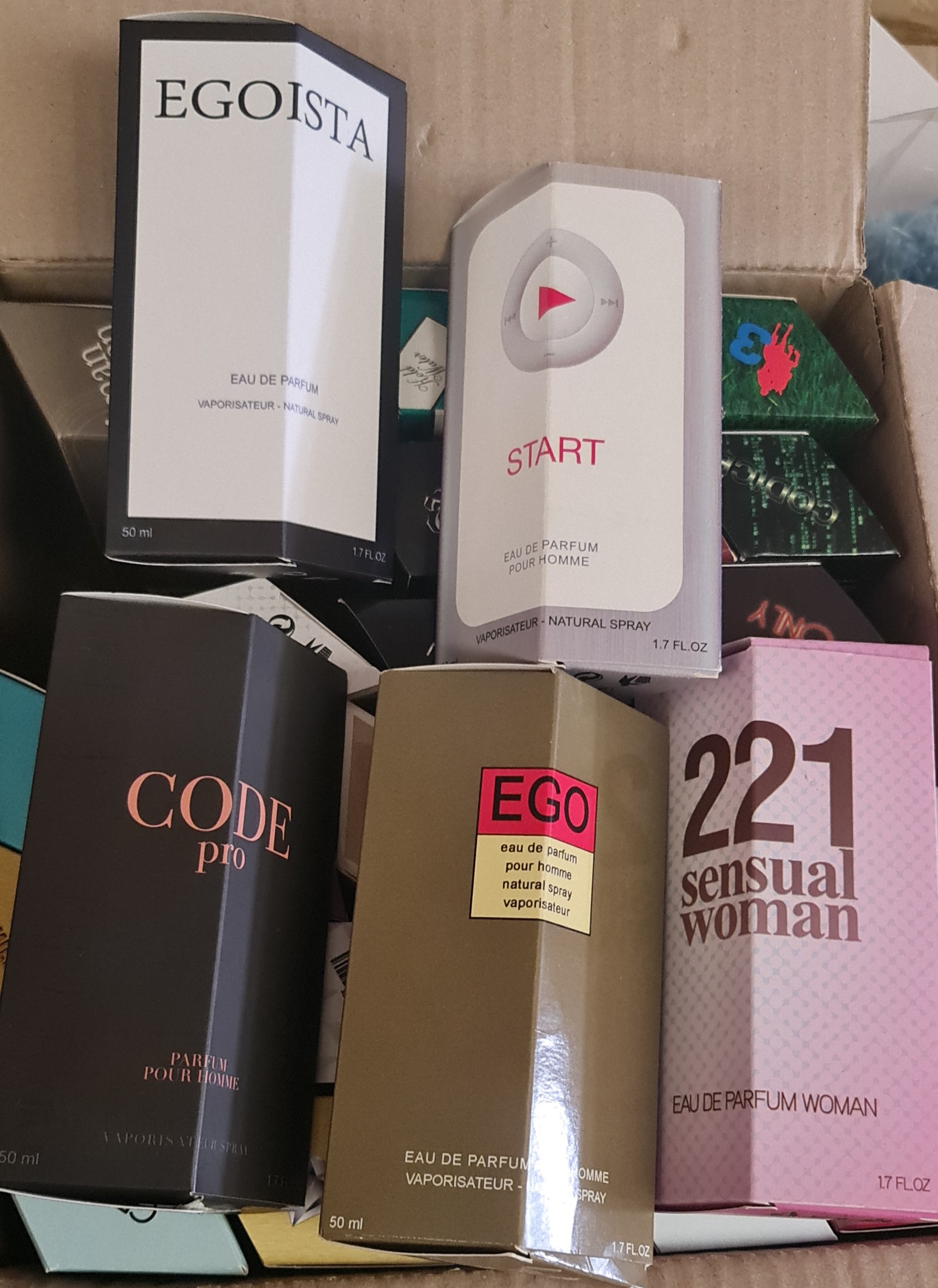 PERFUMES DE EQUIVALENCIA - PERFUMES OF EQUIVALENCE.