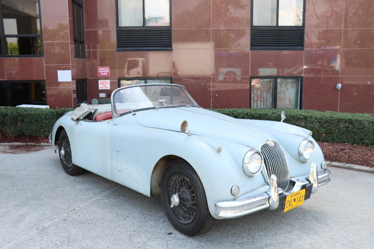 Dont Miss Out:1960 Jaguar XK150S Roadster at Discounted Price!