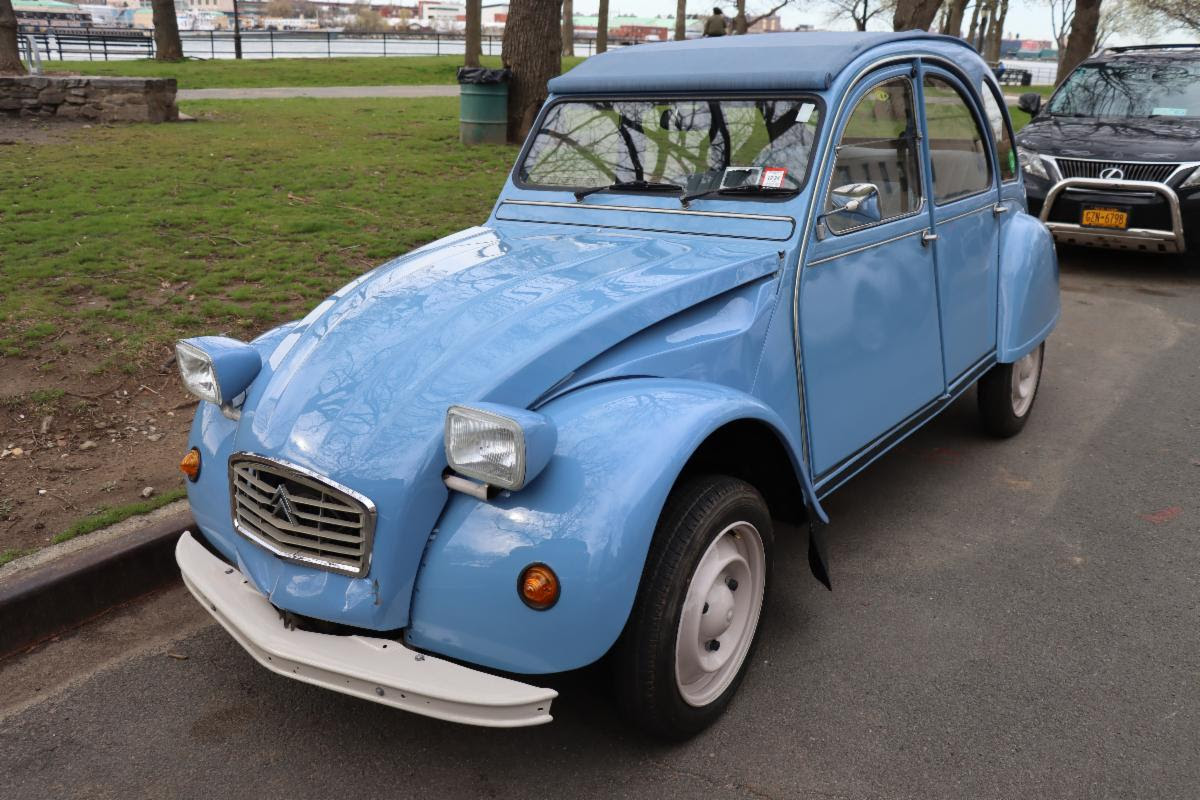 1965 Citroen 2CV - Classic French Design
