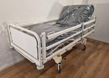 Dialyse and related equipment plus 200 hospital beds and hospital bedside cabinets
