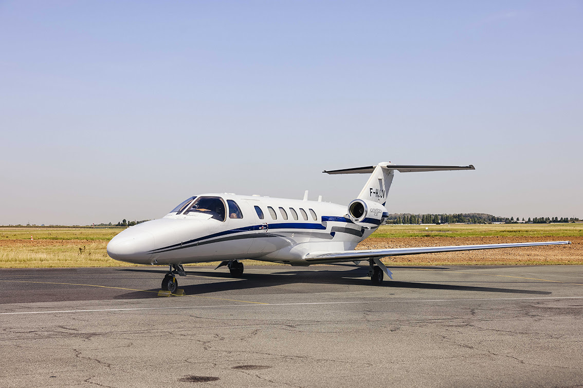 LOWEST ASKING PRICE 2002 CITATION CJ2