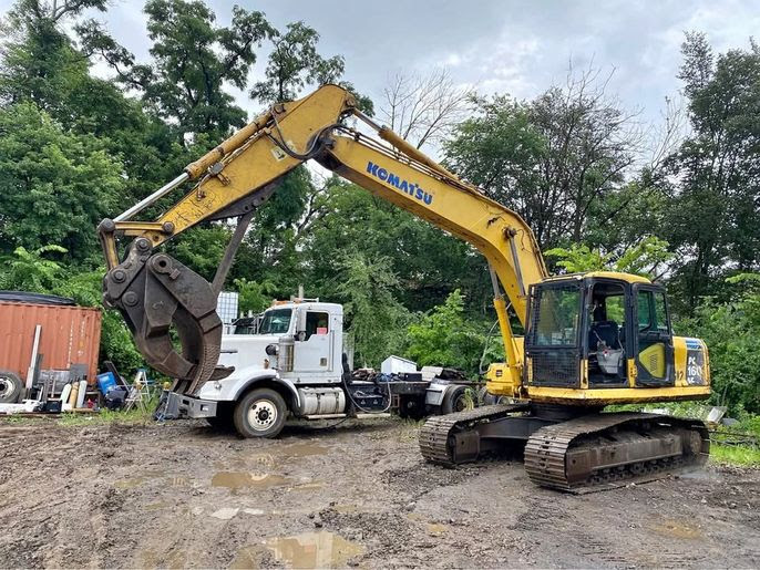 2004 Komatsu PC160-7 Excavator, Needs Repair!