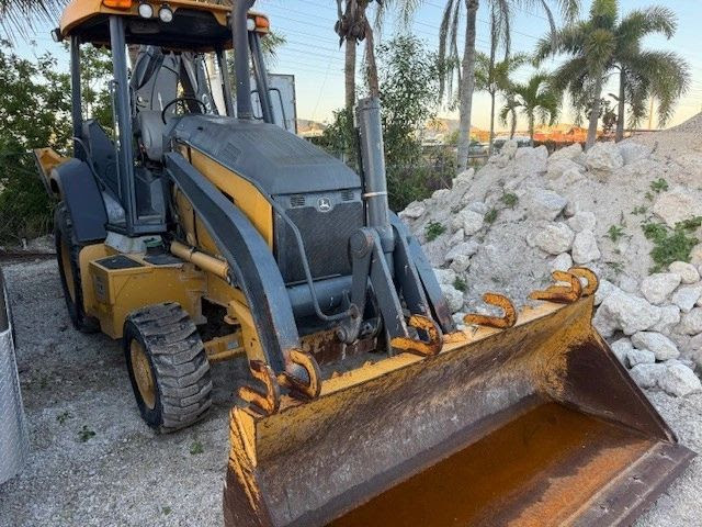 Nice! 2018 John Deere 310L 4WD Backhoe Loader