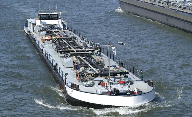 For Sale: Motor Tanker 1150 ton