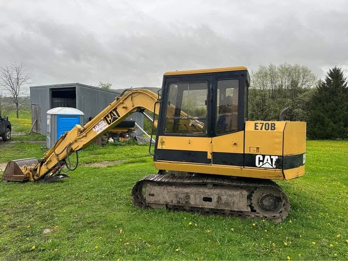 Very Nice! 1992 CAT E70B Excavator