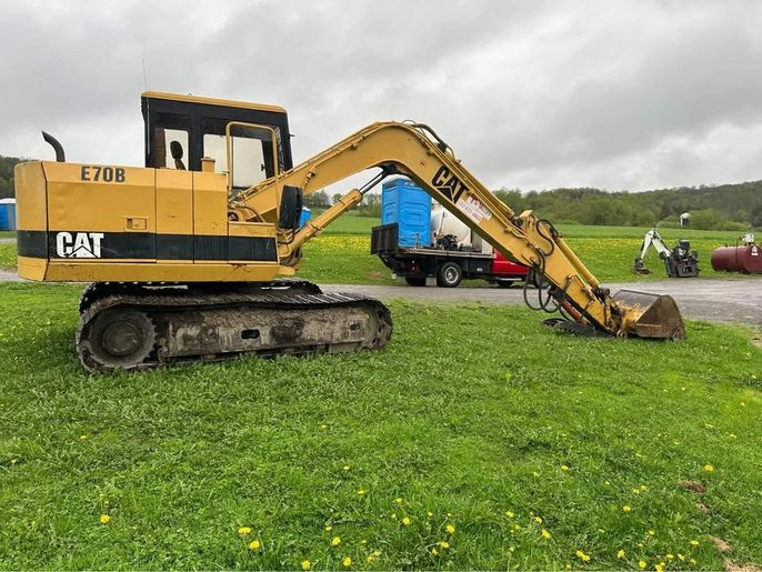 Very Nice! 1992 CAT E70B Excavator