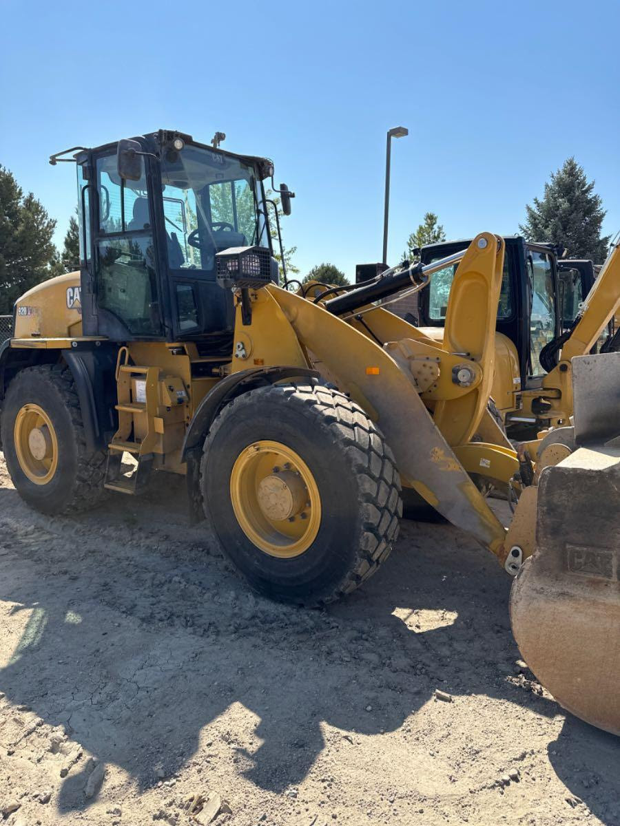 2021 Caterpillar 920 Wheel Loader 