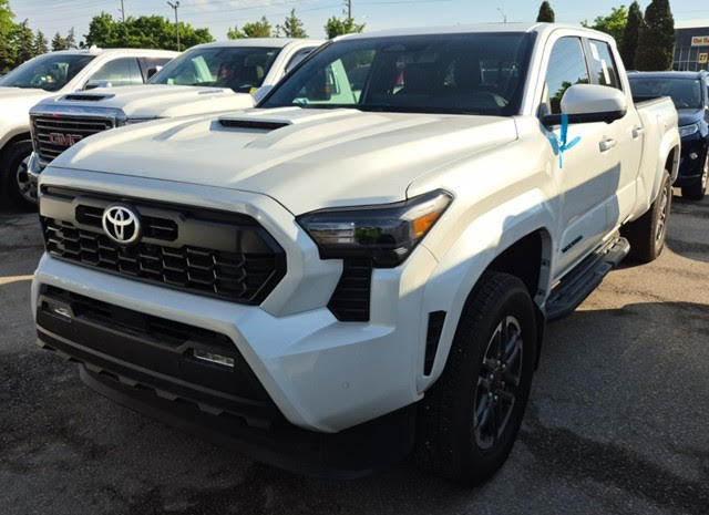 2025 Toyota Tacoma TRD Sport - White 