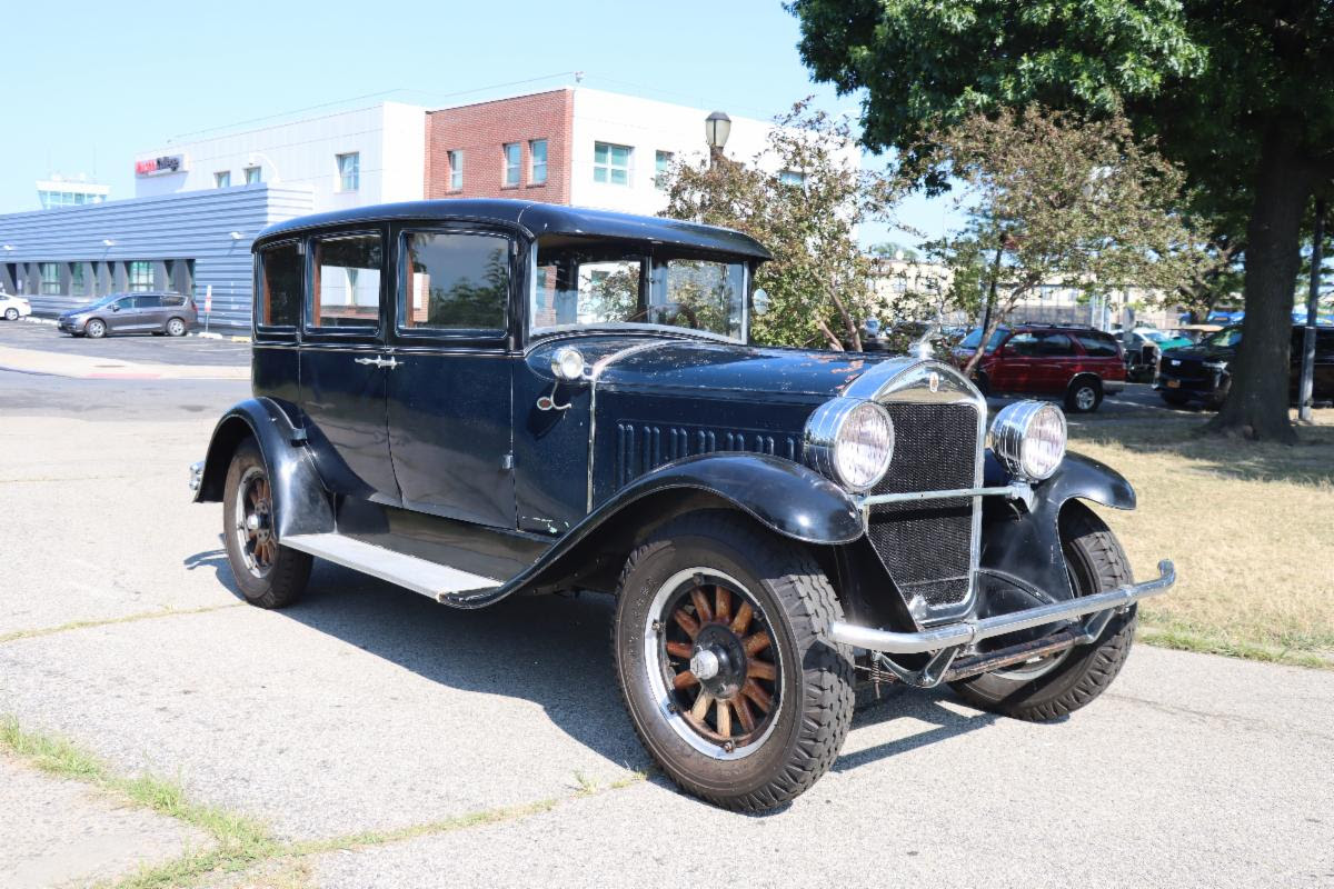 1928 Pierce-Arrow Series 81 Five-Passenger Sedan