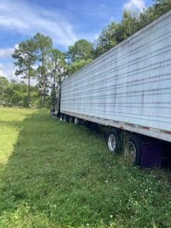 2007 Freightliner Sleeper Semi w/ Reefer Trailer