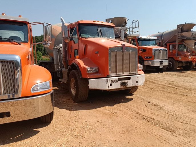 (3) 2016 Kenworth T880 Mixer Trucks