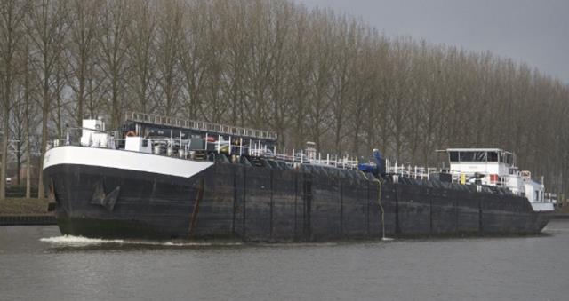 For Sale: Low Draft Motor Tanker 3134 ton