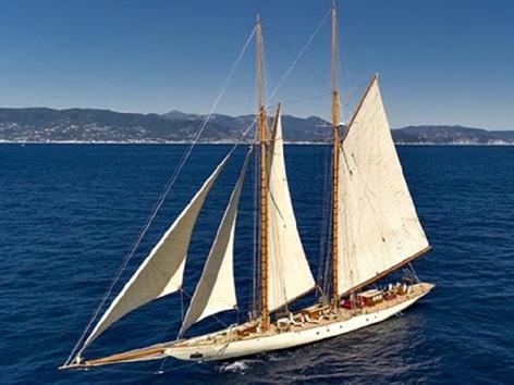 A very exclusive yacht is for sale, built in 1905, host of VIPs such as , Paulette Goddard, Norma Shearer, Douglass Fairbanks and Mary Pickford