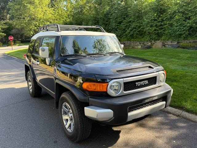 2014 Toyota FJ Cruiser – One Owner, Clean Carfax