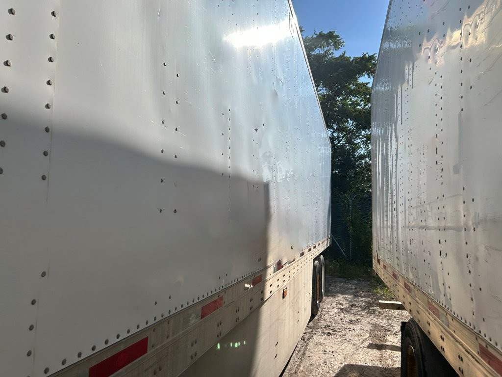 18: 2013-2014 Utility Dry Vans