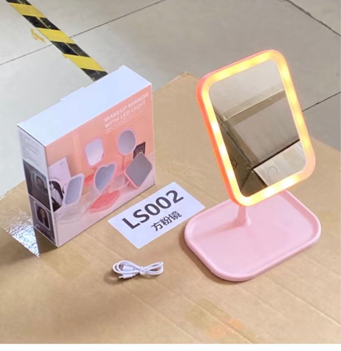 Makeup Mirror with LED Light. 2000 Units.
