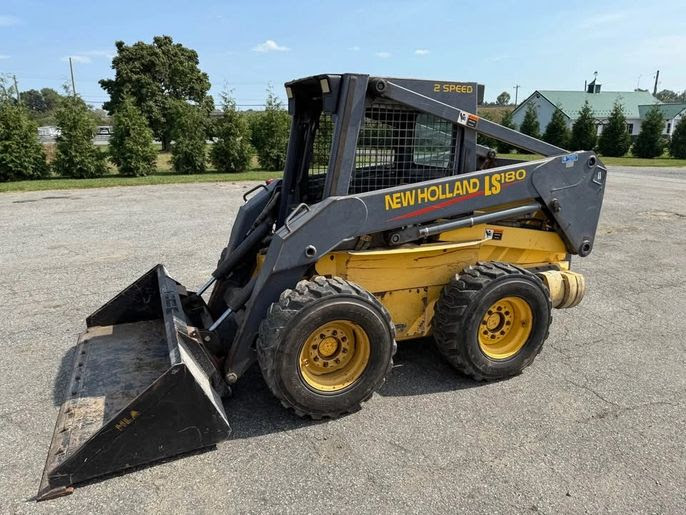 2000 New Holland LS180 Skid Steer