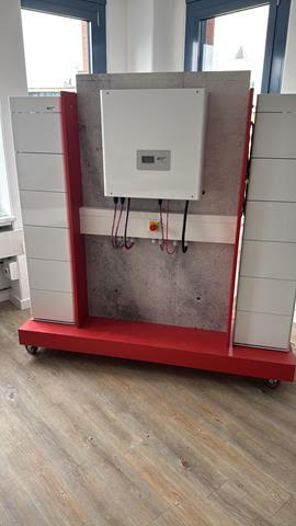 offer a 10 KW Battery Storage Set (composed of 4 pieces).