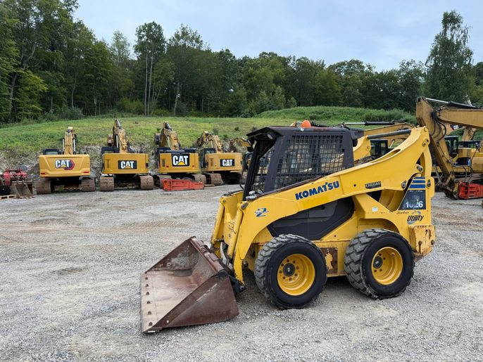 Komatsu SK1026 Skid Steer