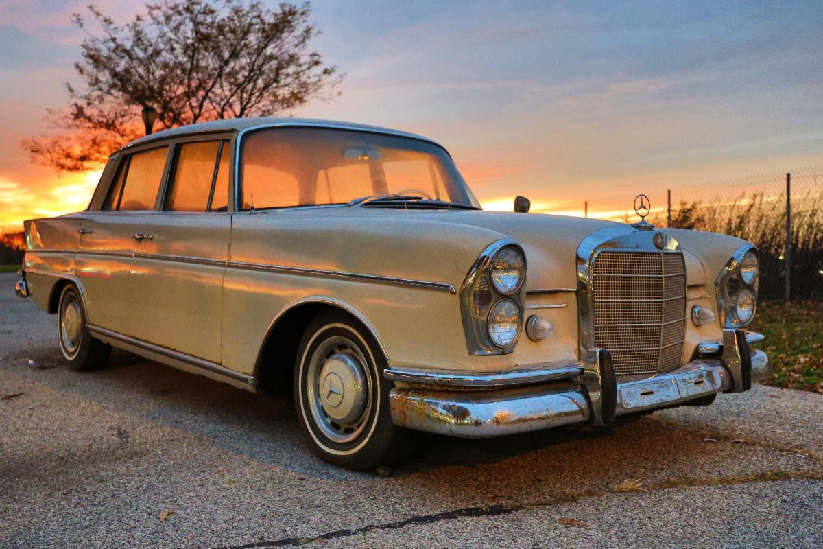 Rare 1962 Mercedes-Benz 300SE ‘Fintail’ Sedan